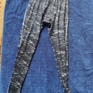 Under Armour compression tights